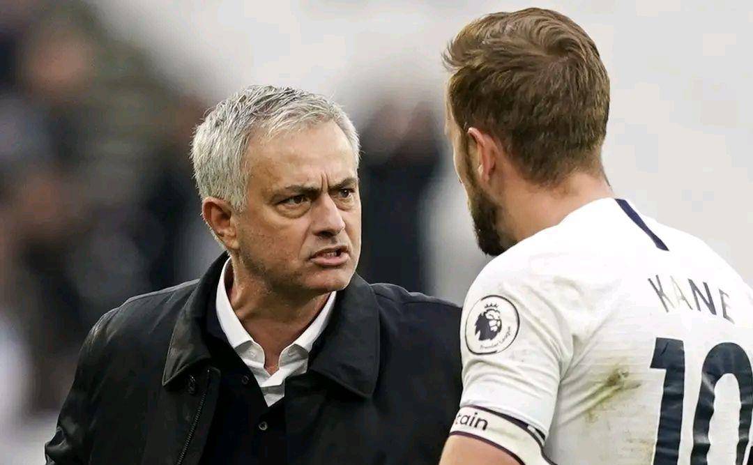 
穆里尼奥迎来利好！三大竞争对手纷纷遇挫 热刺取胜就能挺进前四“爱游戏（ayx）中国官方网站”(图2)