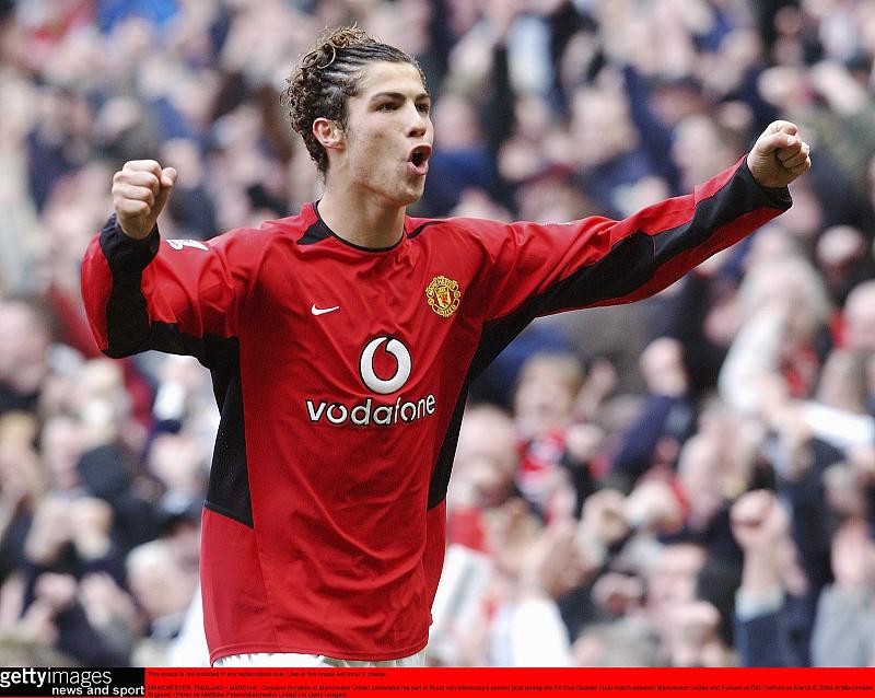 “爱游戏（ayx）中国官方网站”
35岁4个差别联赛32座冠军奖杯 C罗还能再火几年？拭目以待！(图6)