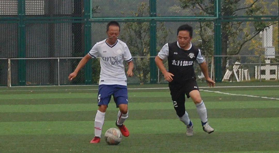 ‘ayx官方网站’
魅力之夜2020赛季贵阳业余足球甲级联赛 贵州太升银利6(图3)