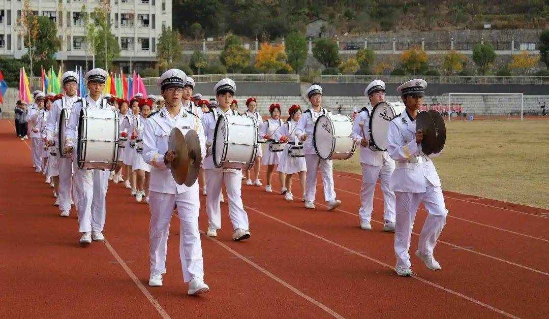 ayx官方网站：
居然另有这样的角逐项目 嵊高第五届体育节亮了！(图11)