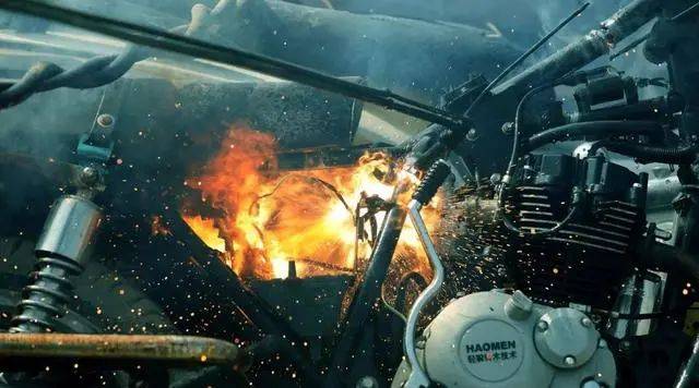 ‘ayx官网’
报废摩托销毁！摩托车报废年限何时取消？(图6)