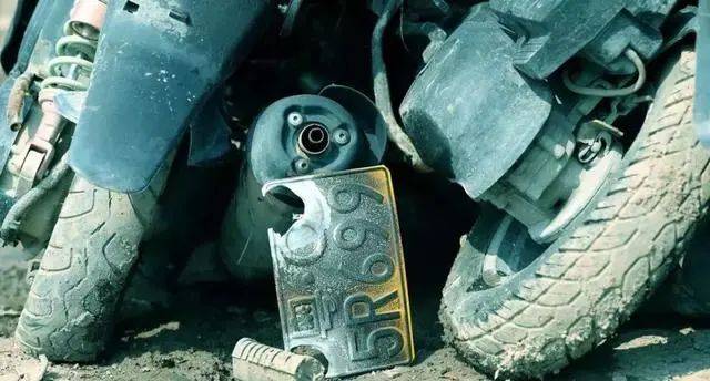 ‘ayx官网’
报废摩托销毁！摩托车报废年限何时取消？(图11)