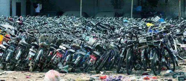 ‘ayx官网’
报废摩托销毁！摩托车报废年限何时取消？(图18)