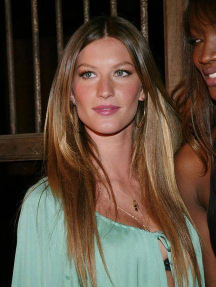 ayx官网：
2003年维密秀之后 维密天使都怎么样了？谁的变化最大(图7)