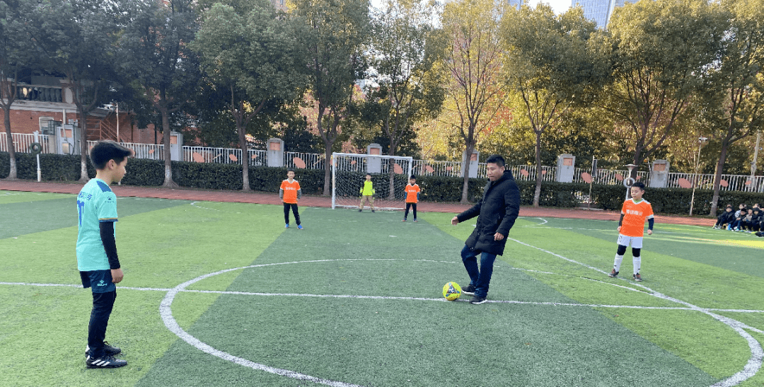 
【童话故事】绿茵点亮梦想 激情挥洒青春 ——建邺实验小学乐成举行第二届“蜗牛杯”班级足球联赛决赛和颁奖仪式【ayx官方网站】(图4)