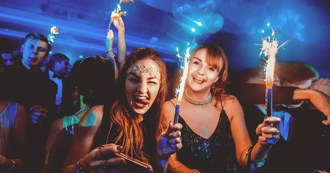 曼联官方正式宣布莫耶斯下课 仅在位295天由吉格斯接任_ayx官方网站(图1) 爱游戏(ayx)中国官方网站